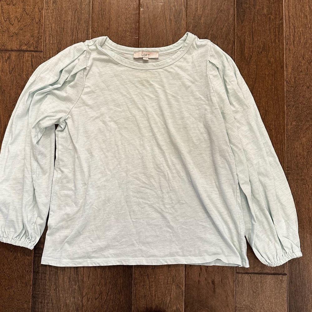 LOFT Puffed Sleeved Long Sleeve Tshirt. L/XL